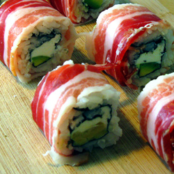 Epique rouleaux de sushi  (avec du bacon)